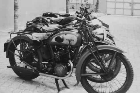 Người sở hữu trọn bộ xe cổ Bảo Đại ảnh 1