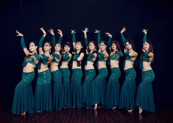 "Bỏng mắt" ngắm vũ đoàn bellydance chuẩn bị bài cho Festival Huế 2016 ảnh 3