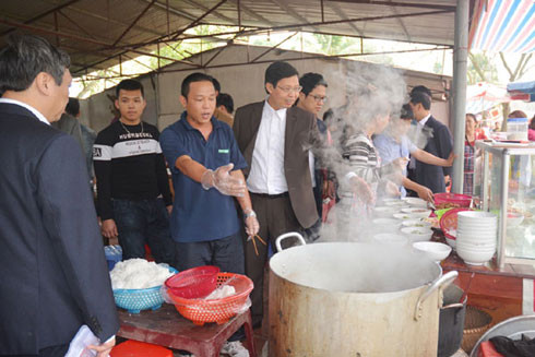 Vi phạm an toàn thực phẩm: Xét nghiệm nhanh, xử phạt tại chỗ ảnh 1