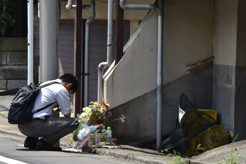 Số phận đáng thương của bé gái 5 tuổi khiến người Nhật thức tỉnh ảnh 1