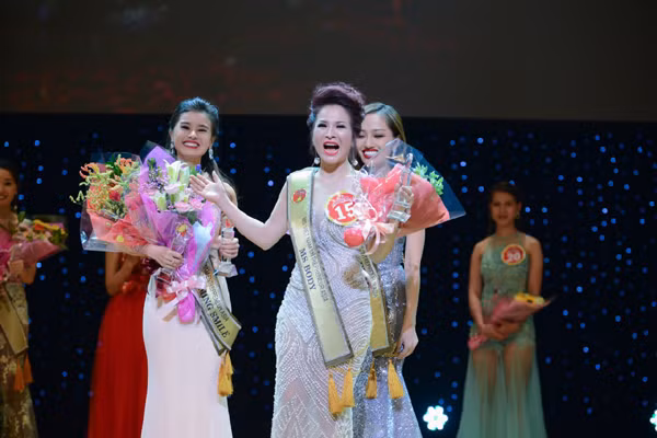 Lê Thanh Thúy đăng quang Hoa hậu Doanh nhân người Việt châu Á 2016 ảnh 2 Lê Thanh Thúy đăng quang Hoa hậu Doanh nhân người Việt châu Á 2016 ảnh 2