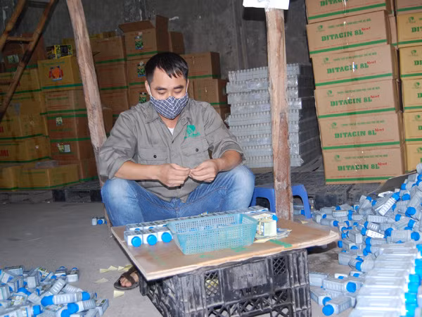 Loay hoay quản lý thuốc trừ sâu ảnh 1