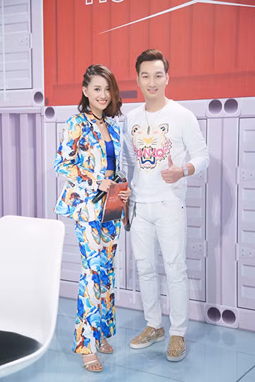Style ăn mặc hiện đại của Quỳnh Chi ở The Remix ảnh 8