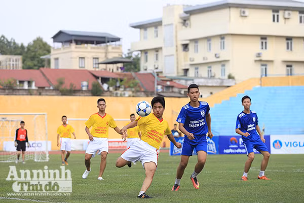 Những pha bóng đẹp trận tranh giải Ba - Giải bóng đá học sinh THPT Hà Nội Báo ANTĐ 2016 ảnh 5