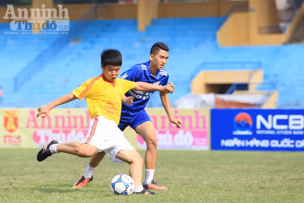Những pha bóng đẹp trận tranh giải Ba - Giải bóng đá học sinh THPT Hà Nội Báo ANTĐ 2016 ảnh 7