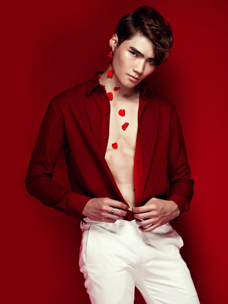 Quang Hùng khác lạ với hình ảnh lãng tử lạnh lùng ảnh 2