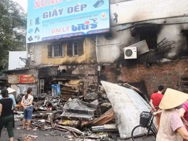 Cháy chợ Tó giữa đêm ảnh 1