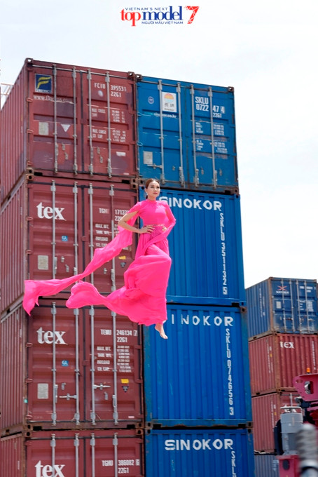 Bay xuống từ độ cao 15m, Host Thanh Hằng bị trầy tay, xước da ảnh 4