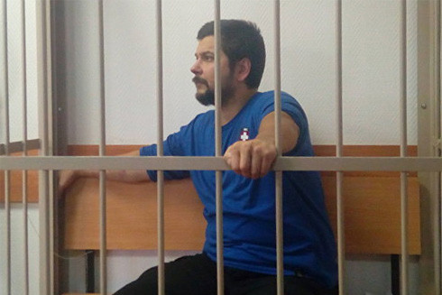 Trộm cắp vũ khí và tấn công đặc nhiệm, cựu sĩ quan Hải quân Nga lĩnh án ảnh 1