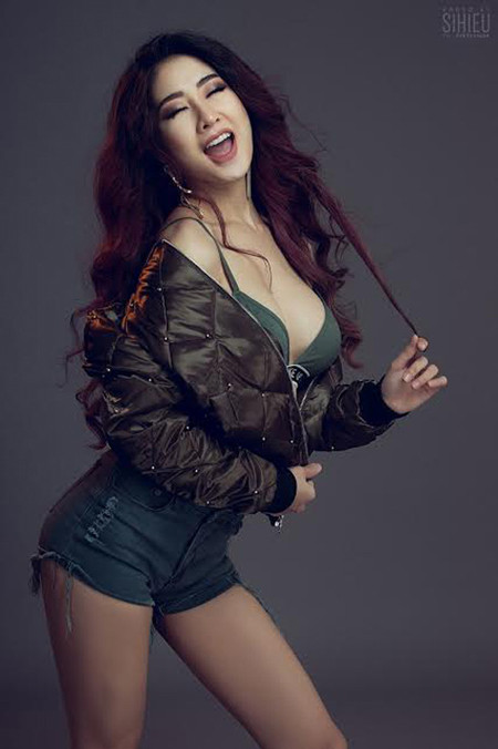 DJ Oxy "nóng bỏng" chào đón năm mới ảnh 3 DJ Oxy "nóng bỏng" chào đón năm mới ảnh 3