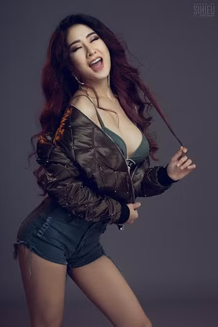 DJ Oxy "nóng bỏng" chào đón năm mới ảnh 3