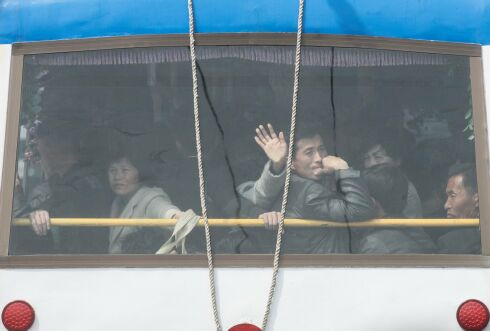 Một chuyến xe bus chật chội