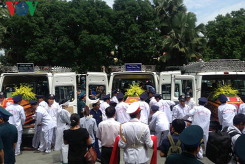 Lễ truy điệu 3 phi công tử nạn trong vụ rơi máy bay ở Vũng Tàu ảnh 7 Lễ truy điệu 3 phi công tử nạn trong vụ rơi máy bay ở Vũng Tàu ảnh 7