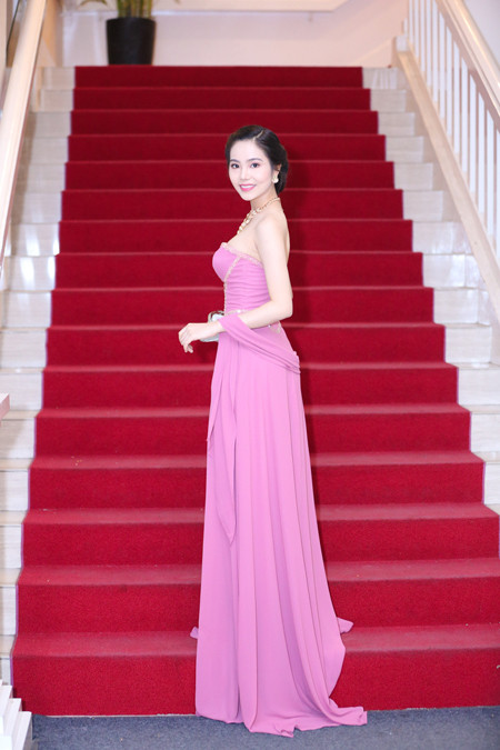 Dương Kim Ánh "hút hồn" với vóc dáng gợi cảm ảnh 6