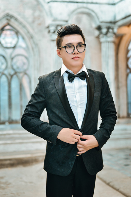 "Phù thuỷ" Tommy Nguyễn hoá thân thành mẫu nam hút mắt ảnh 7