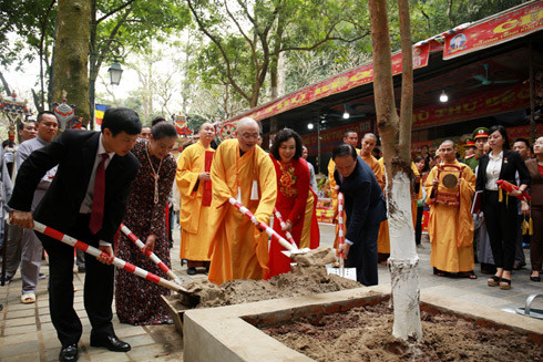 Khai hội chùa Hương ảnh 1