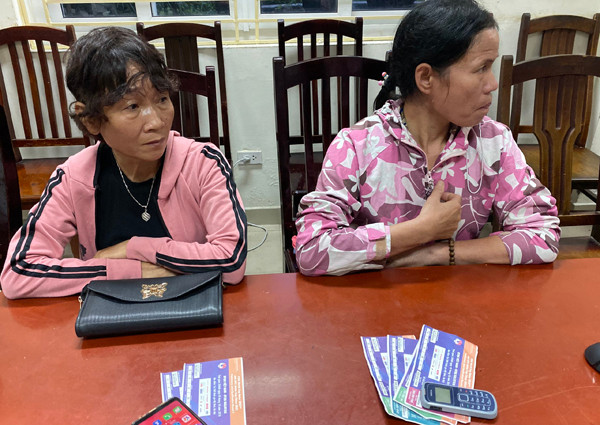 Trước giờ bóng lăn, 6 "cò vé" bị tịch thu gần 60 vé trận Việt Nam – Malaysia ảnh 2 Trước giờ bóng lăn, 6 "cò vé" bị tịch thu gần 60 vé trận Việt Nam – Malaysia ảnh 2