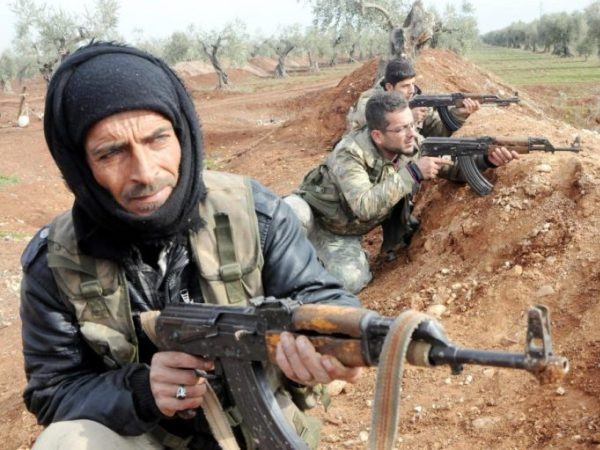 Phiến quân thân Thổ Nhĩ Kỳ bắt giữ 14 binh sĩ Syria ảnh 1 Phiến quân thân Thổ Nhĩ Kỳ bắt giữ 14 binh sĩ Syria ảnh 1