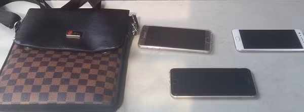 Leo Yên Tử, tiện thể…trộm cắp 3 điện thoại di động ảnh 2