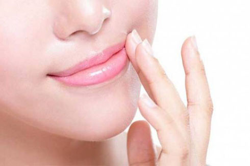 Thay đổi chế độ ăn uống để có làn môi căng mọng mùa đông ảnh 1