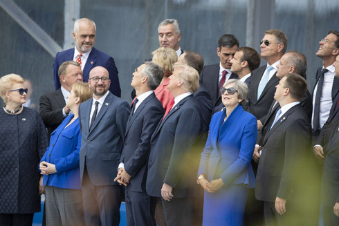 Chuẩn bị tranh cử nhiệm kỳ mới, Tổng thống Mỹ Donald Trump gặp phải hàng loạt vấn đề nghiêm trọng ảnh 2