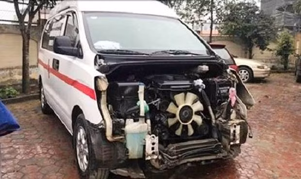 Tạm giữ lái xe cứu thương gây tai nạn rồi bỏ trốn khỏi hiện trường ảnh 1