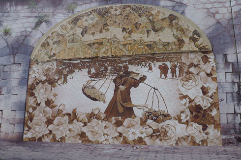 Vẽ bích họa trên phố Phùng Hưng: Nghệ thuật nhưng đừng quá hàn lâm ảnh 3 Vẽ bích họa trên phố Phùng Hưng: Nghệ thuật nhưng đừng quá hàn lâm ảnh 3