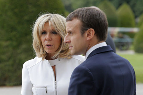 Người Pháp tranh cãi về "Đệ nhất phu nhân" ảnh 1