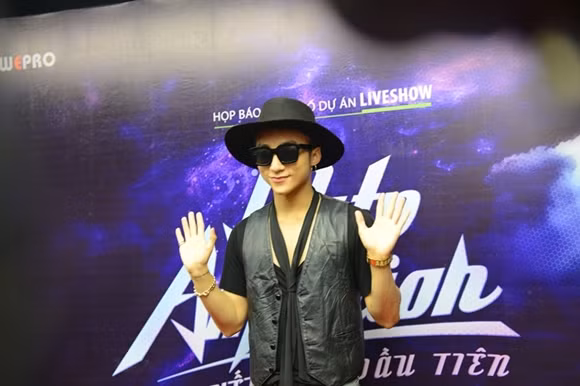 Sơn Tùng M-TP công bố khởi động liveshow "Chuyến bay đầu tiên" ảnh 3