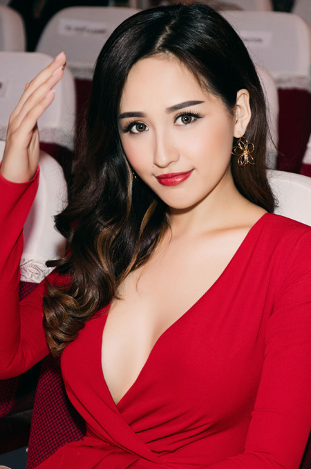 Mai Phương thuý cực gợi cảm với phong cách trang điểm mới ảnh 4