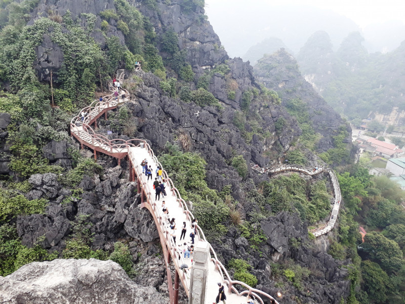 Bộ VH-TT&DL đề nghị xử lý nghiêm việc xây dựng công trình xâm phạm di sản Tràng An ảnh 1 Bộ VH-TT&DL đề nghị xử lý nghiêm việc xây dựng công trình xâm phạm di sản Tràng An ảnh 1