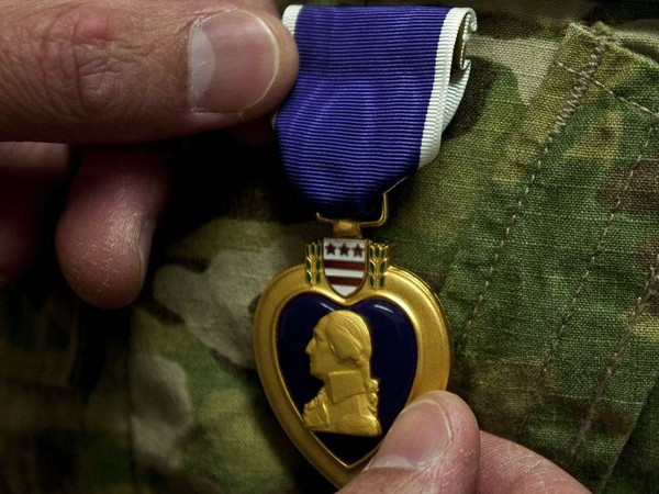 Lính bị thương trong vụ Iran tấn công căn cứ Mỹ ở Iraq sẽ được nhận huy chương Purple Heart ảnh 1