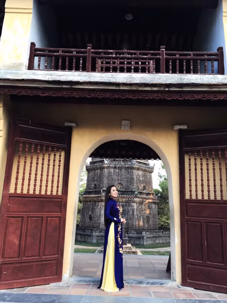 MC Kim Trang khoe vẻ đẹp dịu dàng ở cố đô Huế ảnh 6