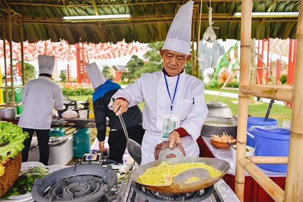 Những dấu ấn khó quên tại lễ hội hoa đào lớn nhất Việt Nam ảnh 9