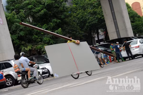 Ớn lạnh trước những chiếc xe "tử thần" lao trên đường phố ảnh 8