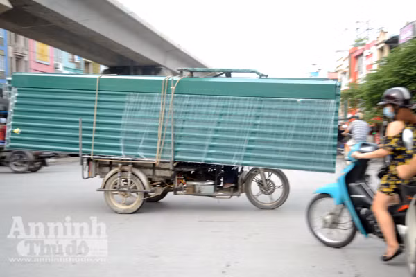 Ớn lạnh trước những chiếc xe "tử thần" lao trên đường phố ảnh 9