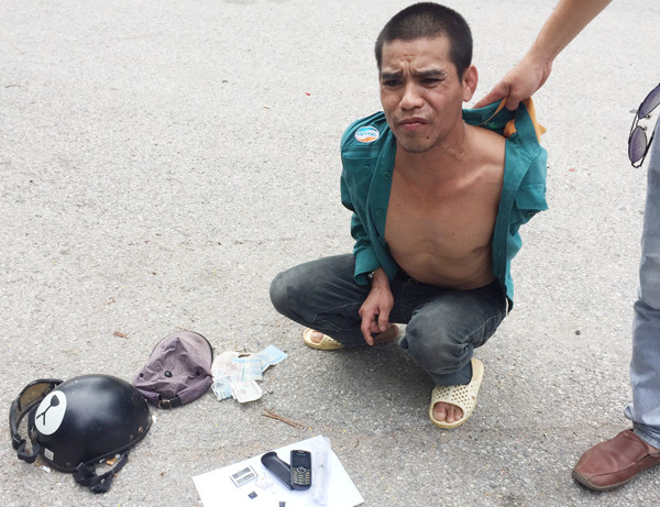 Công an xã bắt 'nóng' các đối tượng mua bán, tàng trữ ma túy ảnh 3