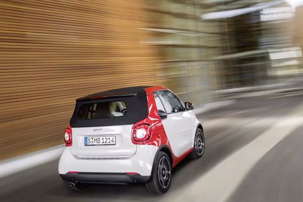 Smart Fortwo mui trần: Kích thước nhỏ và thiết kế sành điệu ảnh 6