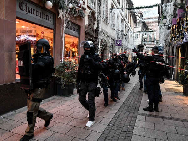 Pháp: Vụ tấn công Strasbourg là hành động khủng bố ảnh 1 Pháp: Vụ tấn công Strasbourg là hành động khủng bố ảnh 1