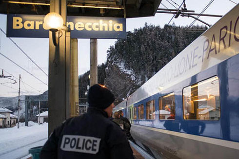 Căng thẳng sau cáo buộc nhân viên hải quan Pháp xâm nhập trái phép lãnh thổ Italia ảnh 1