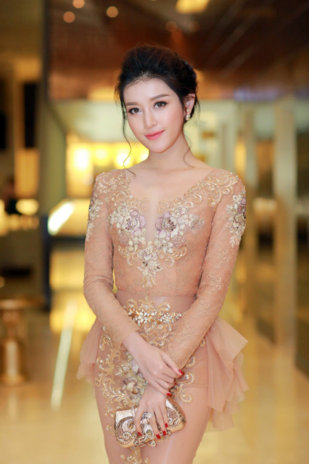 Á hậu Huyền My quyến rũ với thời trang xuyên thấu ảnh 3 Á hậu Huyền My quyến rũ với thời trang xuyên thấu ảnh 3