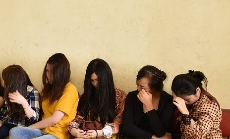 Các "chân dài" massage kích dục cho khách giá từ 1-1,5 triệu đồng ảnh 1