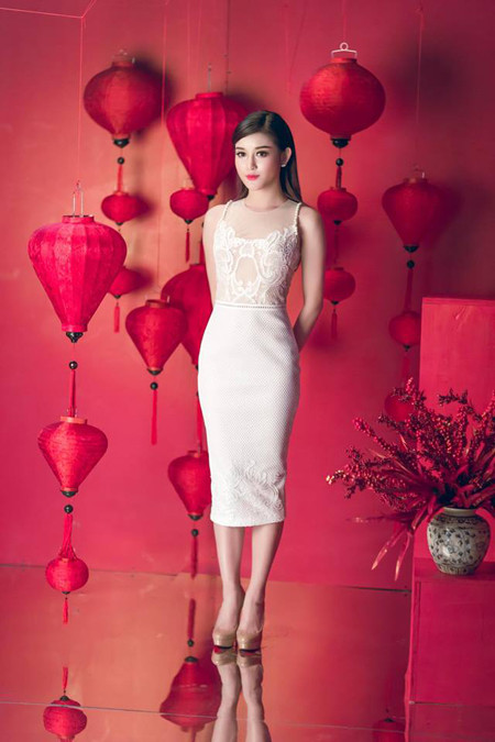 Á hậu Huyền My ấn tượng trong hậu trường bộ ảnh Tết 2017 ảnh 5 Á hậu Huyền My ấn tượng trong hậu trường bộ ảnh Tết 2017 ảnh 5