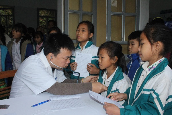 Tấm lòng của các y bác sỹ Thủ đô đến với bà con vùng cao ảnh 8