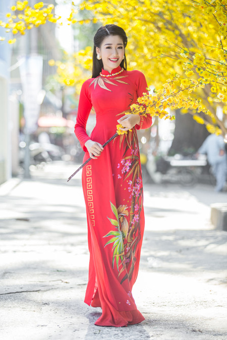 Á khôi "Người đẹp xứ Dừa" Xuân An e ấp áo dài dạo phố xuân ảnh 3 Á khôi "Người đẹp xứ Dừa" Xuân An e ấp áo dài dạo phố xuân ảnh 3