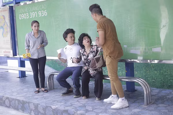 Hợp sức cùng Khả Như - Thanh Duy, Trịnh Tú Trung chọc cười khán giả ảnh 3