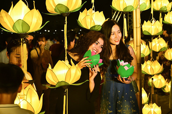 Hồ Vinhomes Ocean Park: Điểm đến "Must-visit" mới của Thủ đô ảnh 7 Hồ Vinhomes Ocean Park: Điểm đến "Must-visit" mới của Thủ đô ảnh 7