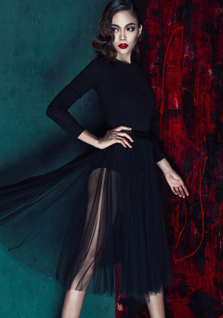 Mâu Thủy khoe nhan sắc lộng lẫy cực quyến rũ ảnh 2