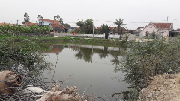 Nữ sinh lớp 11 để lại thư tuyệt mệnh rồi nhảy ao tự tử ảnh 1