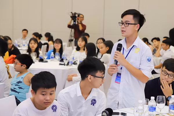 Nữ sinh Hà Nội giành giải nhất cuộc thi viết luận bằng tiếng Anh Write4Change ảnh 10